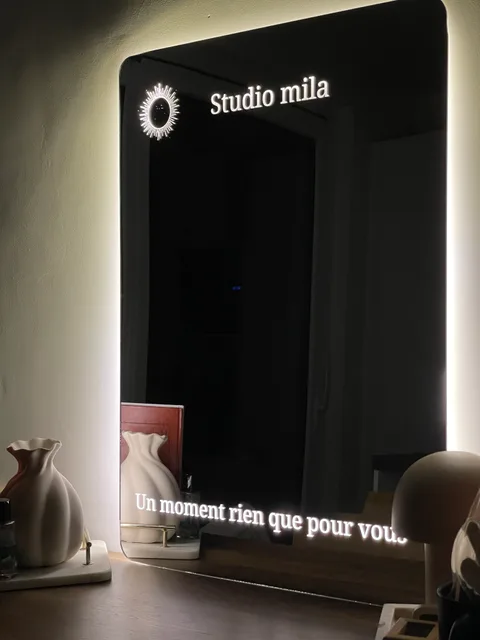 Photo du miroir fabriqué dans notre atelier — Signature · Blanc naturel